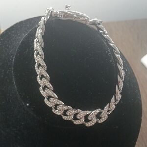 Elegant Silver Bracelet with Crystal Accents